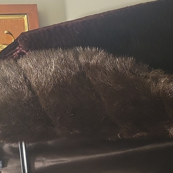 Ladies coat - Picture 3 of 3